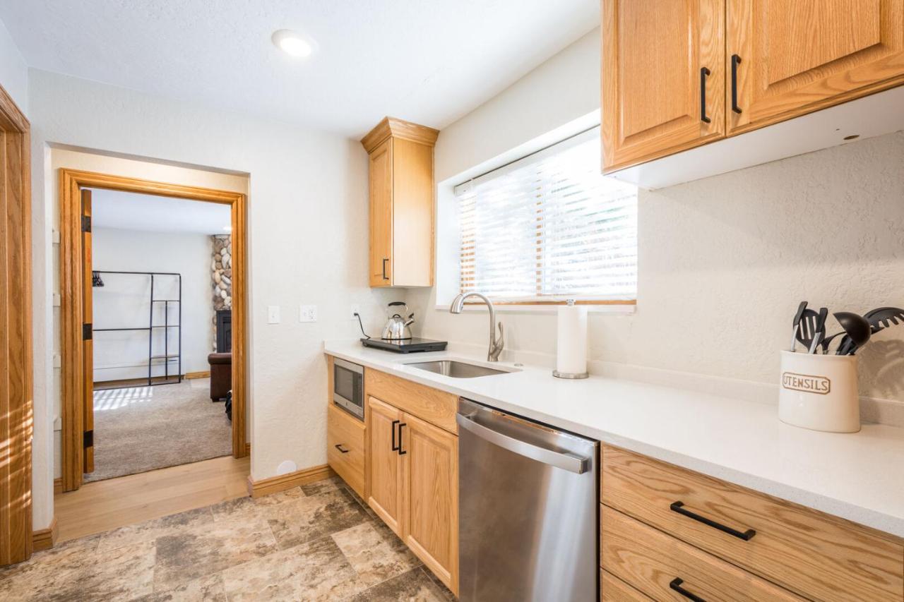 Powder Hound 1 Bedroom Brighton Chalet Екстер'єр фото